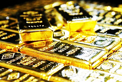 Giá vàng trong nước lao dốc theo giá vàng thế giới