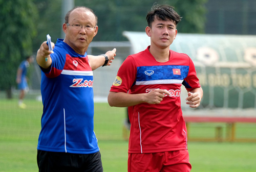 Minh Vương (phải) được đánh giá cao nhưng khá lận đận trong sự nghiệp thi đấu quốc tế. 