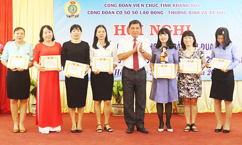 Mỗi năm có hơn 90% lao động nữ đạt hai giỏi