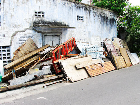 Tập kết phế liệu không đúng chỗ