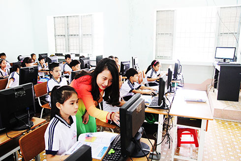 Dạy tin học ở cấp tiểu học: Cần chủ trương xã hội hóa