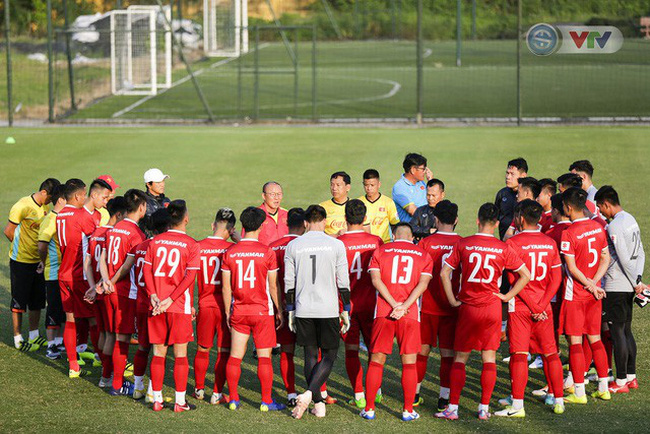 Danh sách chính thức 23 cầu thủ ĐT Việt Nam tham dự AFF Suzuki Cup 2018: Thanh Trung, Thanh Hào chia tay đội