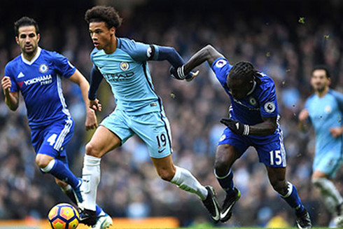 Manchester City và Chelsea đang chia nhau vị trí thứ 1 và 2 trên bảng xếp hạng Ngoại hạng Anh sau 11 vòng đấu.