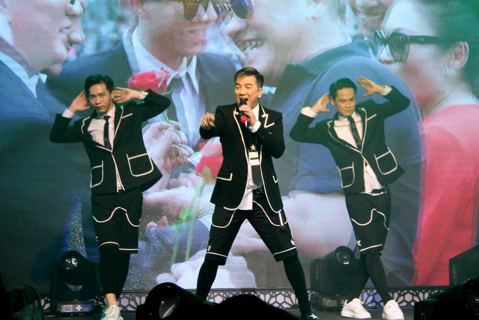 Đàm Vĩnh Hưng thăng hoa với Đêm nhạc Champa