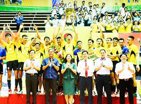 Đội bóng Sanest Khánh Hòa đăng quang chức vô địch giải. 