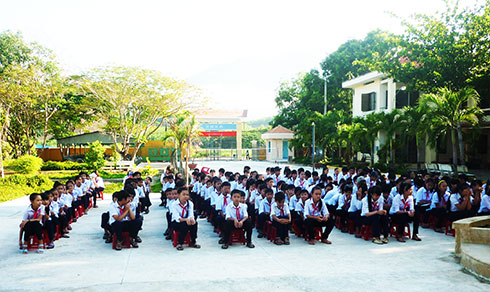 Trường Trung học cơ sở Đinh Bộ Lĩnh: Đẩy mạnh tuyên truyền về tác hại của thuốc lá
