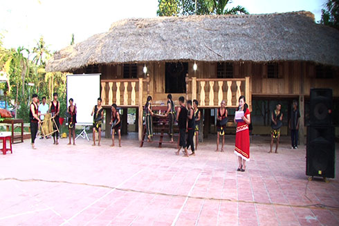 Hệ thống thiết chế văn hóa cơ sở: Chưa phát huy hết công năng