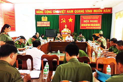 Hội nghị giao ban công tác phối hợp đảm bảo an ninh trật tự  giữa 2 huyện Khánh Sơn và Bác Ái.