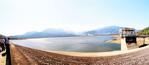 Hồ Đá Bàn.