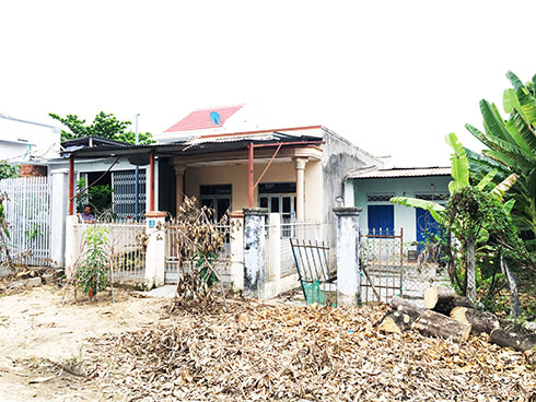 Những căn nhà xuống cấp của người dân nằm trong quy hoạch  Khu dân cư và tái định cư tây Nha Trang.  