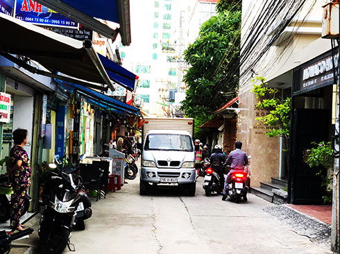 Đường Tôn Đản: Mở rộng hay cải tạo khoảng lùi 3m?