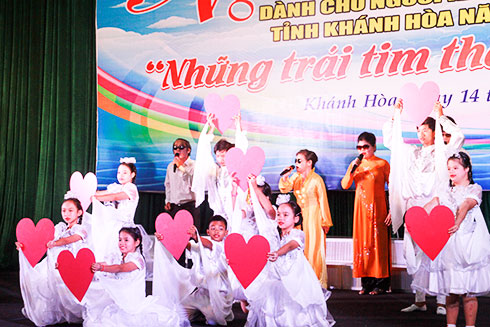Phần thi diễn của đơn vị Hội Người khuyết tật thị xã Ninh Hòa.