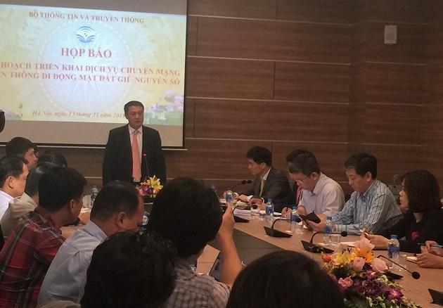 Thứ trưởng Thông tin và Truyền thông Phạm Hồng Hải chủ trì họp báo chiều 13-11.