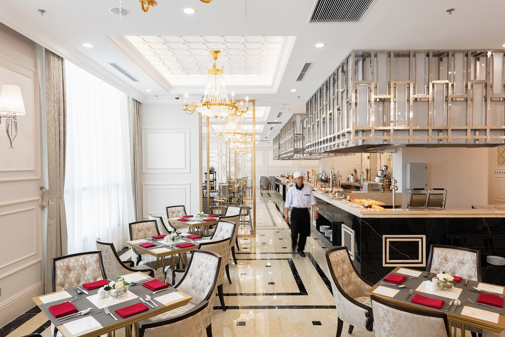 Không gian sang trọng, tinh tế và ấm cúng của nhà hàng trong khách sạn Vinpearl Hotels