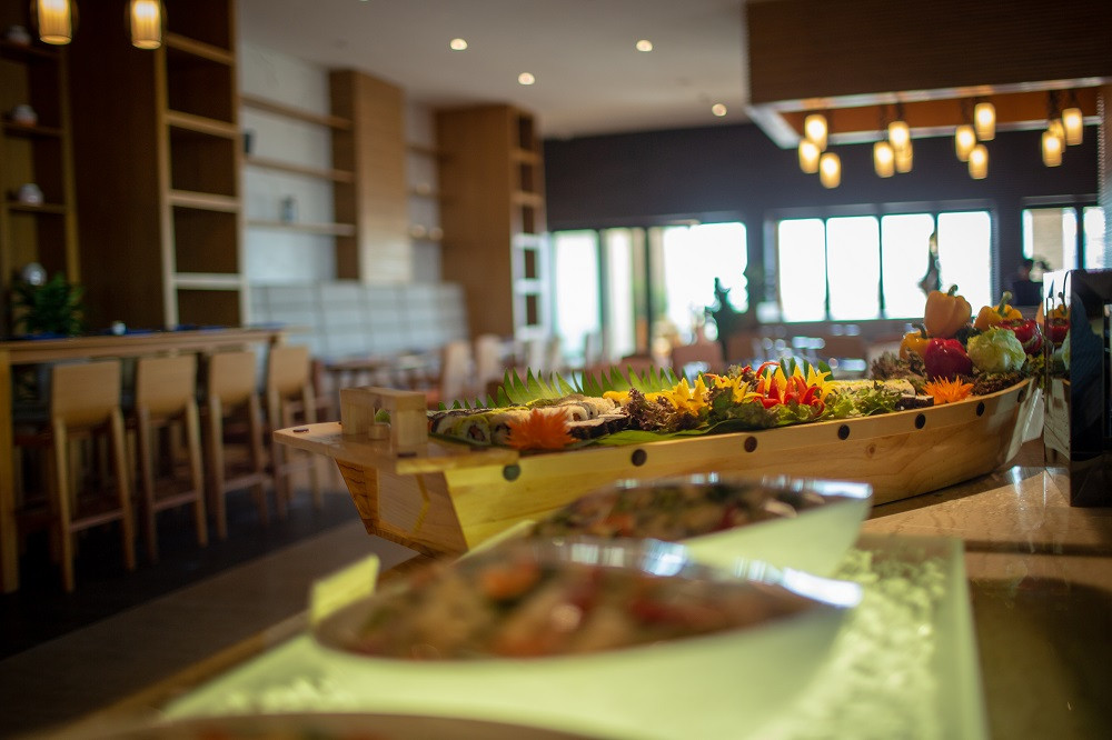 Ẩm thực độc đáo, hương vị đặc biệt cùng cách bày trí món ăn đẹp mắt, đầy tính nghệ thuật trong không gian sang trọng là những điểm nhấn đặc biệt của hệ thống nhà hàng Vinpearl Hotels.