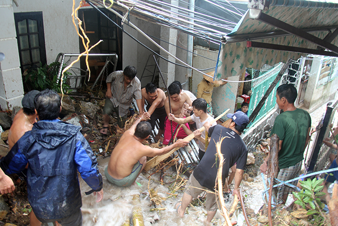 Trường Tiểu học Phước Thịnh: Hỗ trợ ăn ở cho người dân