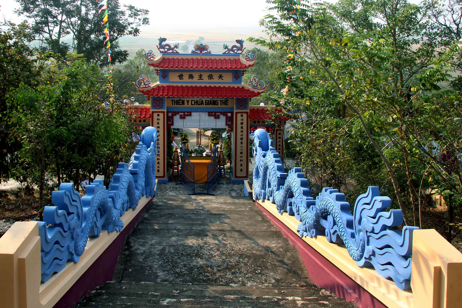 Am Chua (Dien Khanh District) worshipping Thien Y Ana Holy Mother became national cultural and historical monument in 1999.