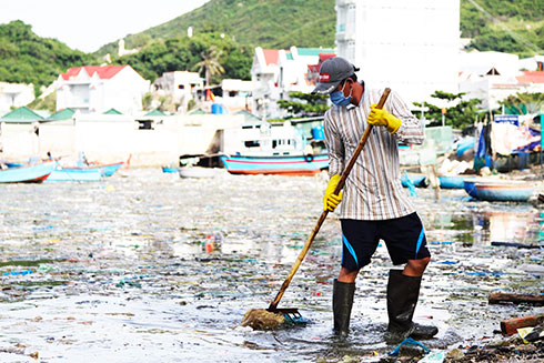 Bình Ba ngập rác