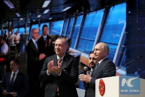 Tổng Nga Putin và Tổng thống Thổ Nhĩ Kỳ Erdogan tại lễ khánh thành (Ảnh: Reuters)