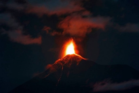 Hình ảnh núi lửa Volcano of Fire ngày 19/11. Ảnh: AP