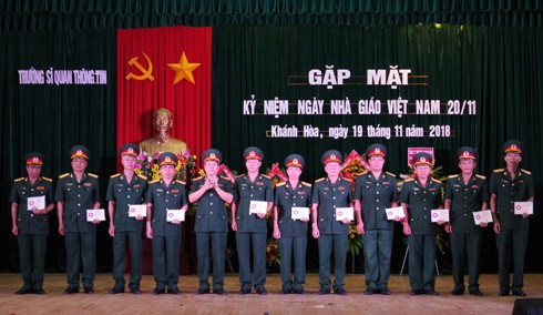 Gặp mặt kỷ niệm 36 năm ngày Nhà giáo Việt Nam