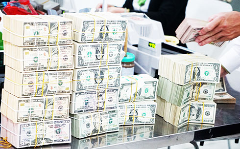 Chấn chỉnh đổi ngoại tệ trái phép