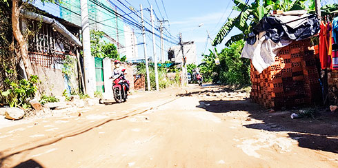 Đoạn đường Nguyễn Chích đoạn chưa được đầu tư.