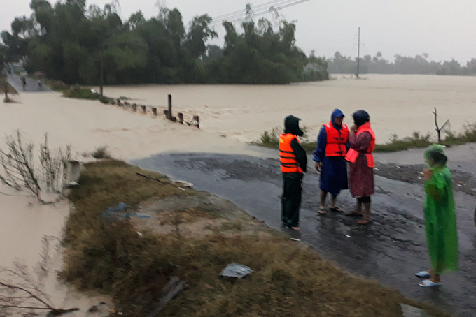 Cầu tràn Hội Xương (Suối Hiệp) bị chia cắt