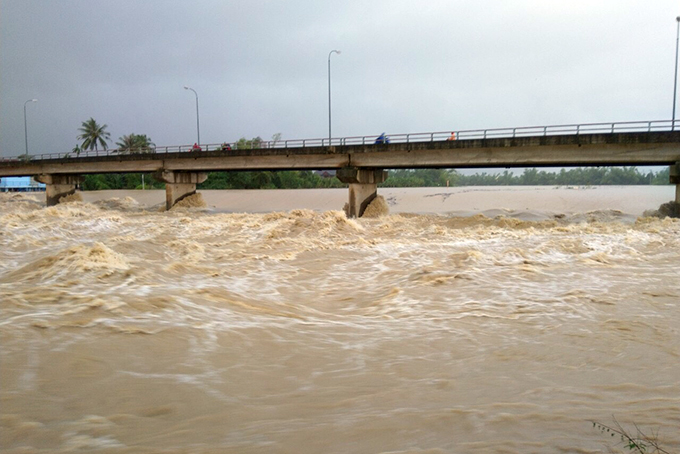 Một ca khúc cảm động về Nha Trang ngày lũ