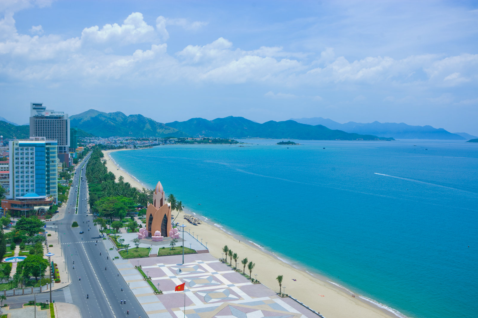 Đường Trần Phú- con đường nổi tiếng nhất của thành phố biển 