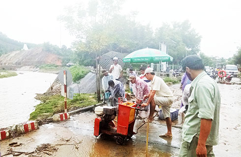 Khánh Sơn: Hạ tầng giao thông, thủy lợi bị thiệt hại nặng