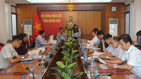 Quang cảnh cuộc họp.