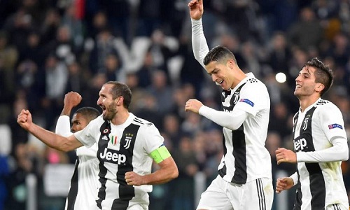 Ronaldo tiếp tục chinh phục những cột mốc mới với Juventus. Ảnh: Reuters.