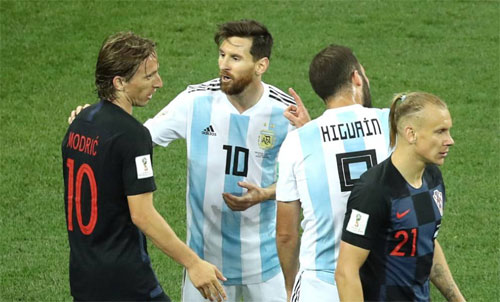 Đánh bại Messi, Modric giành giải Cầu thủ hay nhất 2018 của IFFHS