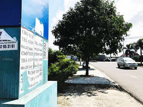 Khó xử lý nạn dán quảng cáo, rao vặt