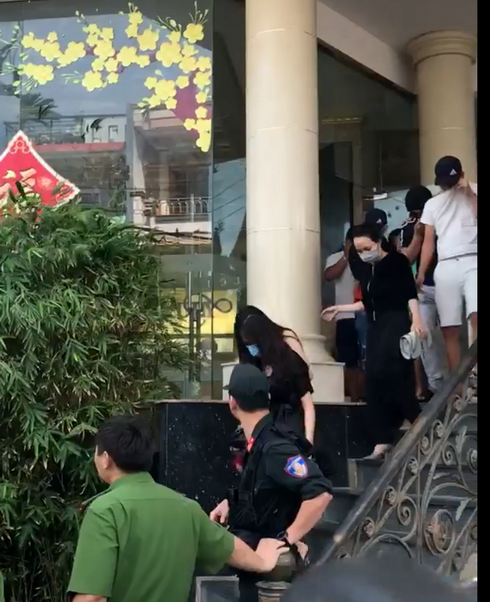 Phát hiện nhiều loại ma túy ở karaoke Luxury