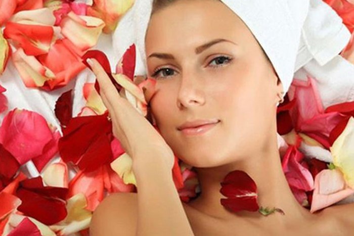 Lợi ích của nước hoa hồng với làn da