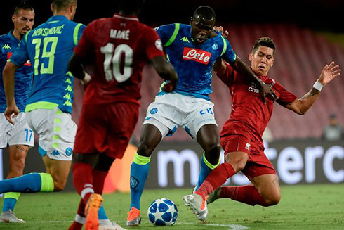 Liverpool - Napoli: Quyết đấu một mất một còn.