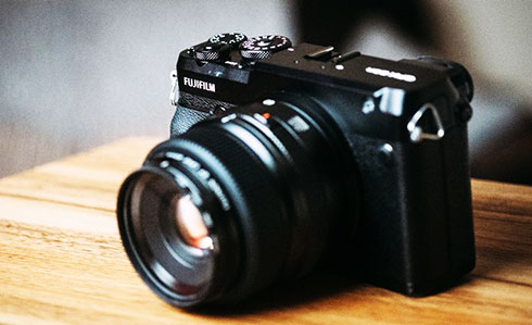 Fujifilm ra mắt máy ảnh không gương lật GFX 50R giá hơn 100 triệu đồng