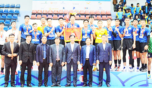 Đội bóng Sanest Khánh Hòa đoạt huy chương vàng Đại hội Thể thao toàn quốc lần 8.