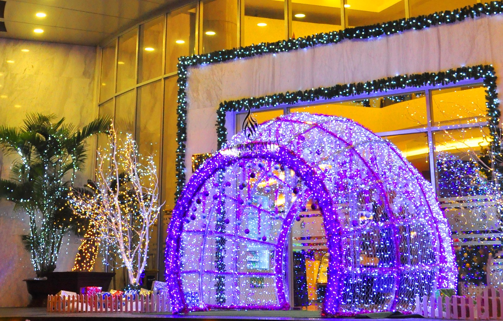 Khách sạn TTC Premium - Michelia tổ chức tiệc buffet chào đón Giáng sinh