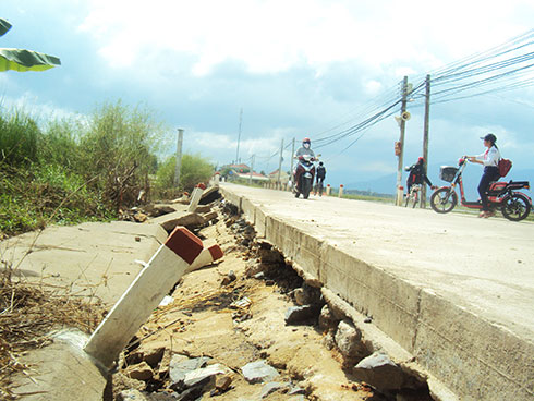 Lề đường không an toàn