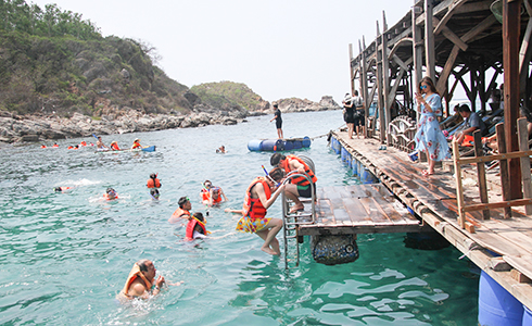 Quản lý tour du lịch 4 đảo trên vịnh Nha Trang