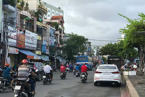Đường Nguyễn Trãi cấm dừng, đỗ tất cả ô tô tải và ô tô khách trên 16 chỗ ngồi 