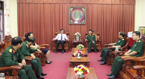Chủ tịch UBND tỉnh Khánh Hòa thăm các đơn vị quân đội đứng chân trên địa bàn