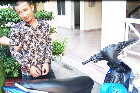 Tạm giữ hình sự 2 đối tượng trộm cắp xe máy