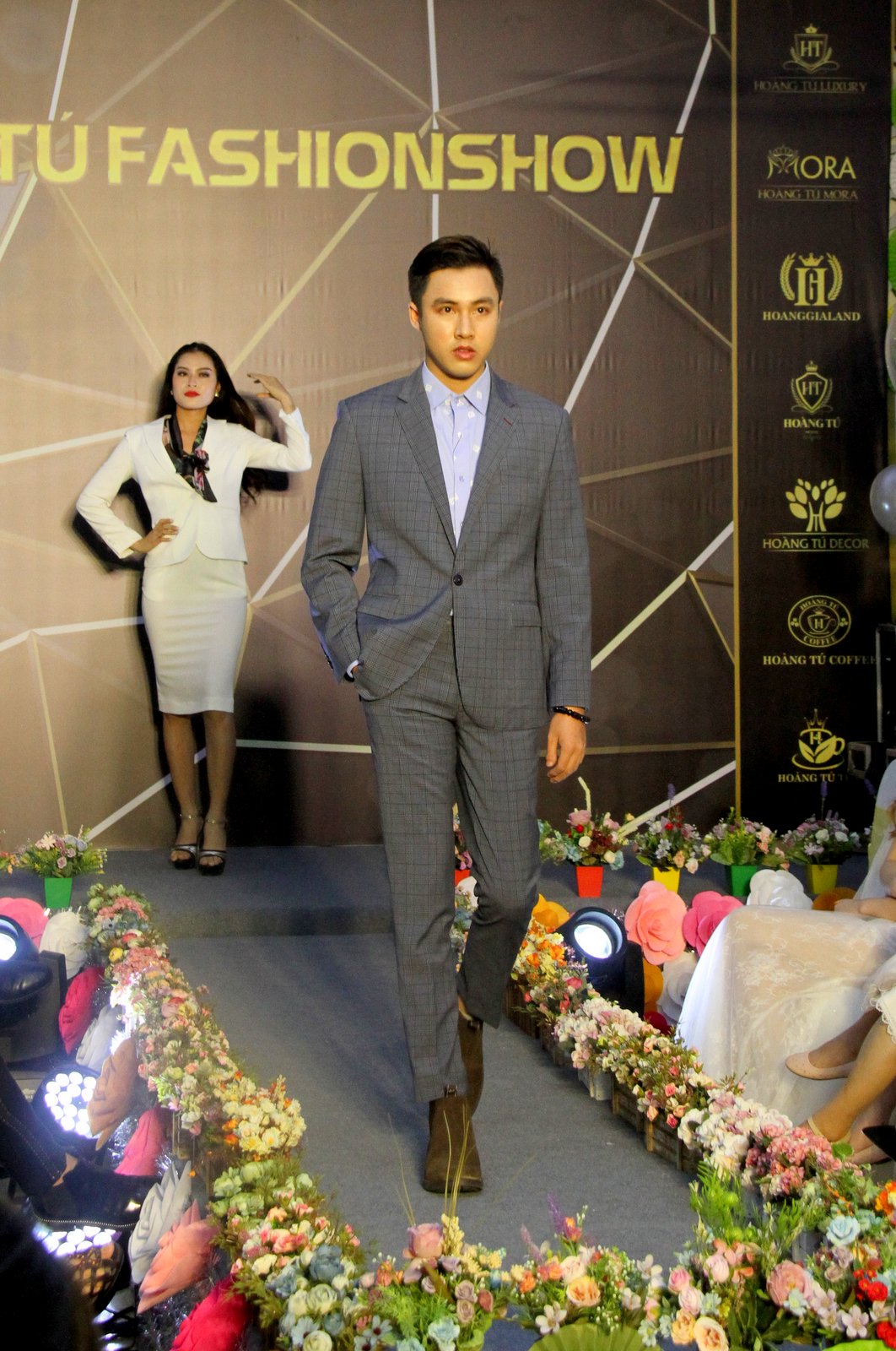Suit of Hoang Tu Luxury