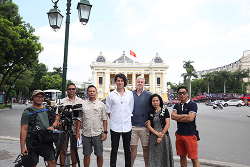 Đoàn làm phim Discovery tại Hà Nội vào tháng 9-2018.