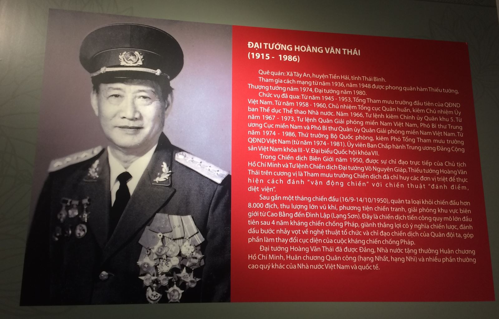 Hình ảnh về Đại tướng Hoàng Văn Thái