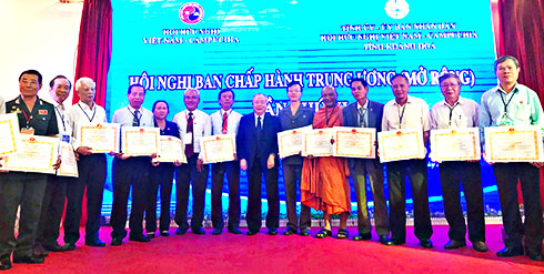 Hội Hữu nghị Việt Nam - Campuchia: Khen thưởng 200 tập thể, cá nhân